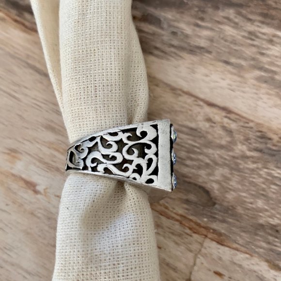 Dyrberg/Kern Bleuz Swarovski crystal ring with intricate metalwork - Picture 3 of 6